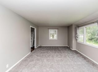 9305 Pacific St, Omaha, NE 68114