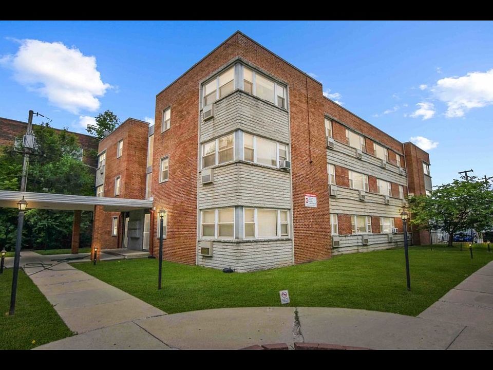 1st image of 2409 W Balmoral Ave APT 3D