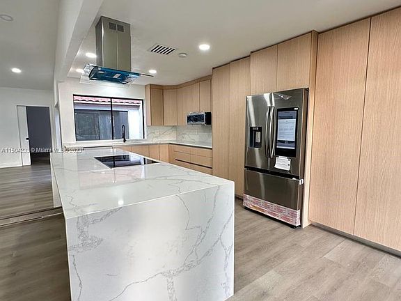 3rd image of 378 NE 195th St #378