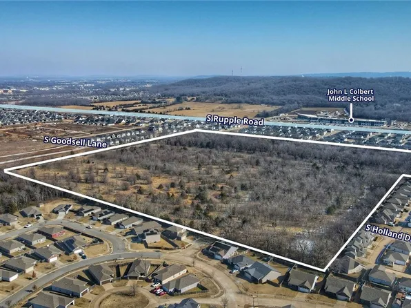 S Goodsell Ln, Fayetteville, AR 72704