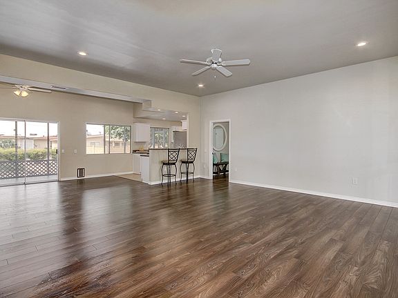 2nd image of 10913 W Palmeras Dr