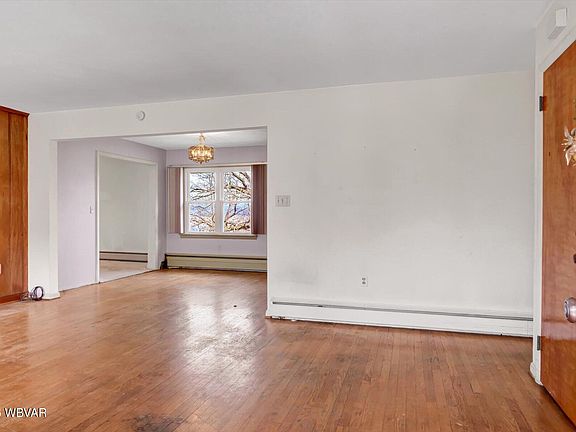 5th image of 351 Forrest St