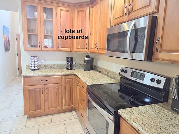 5th image of 10 Desert Wind Dr