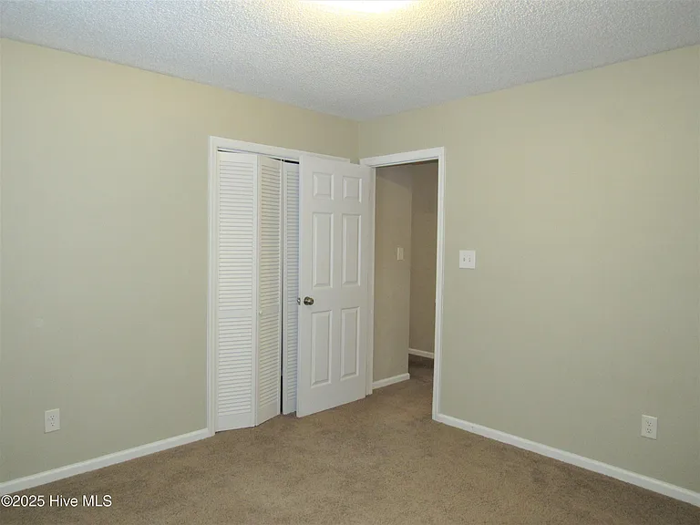 108 Glenside Ct — Photo 4