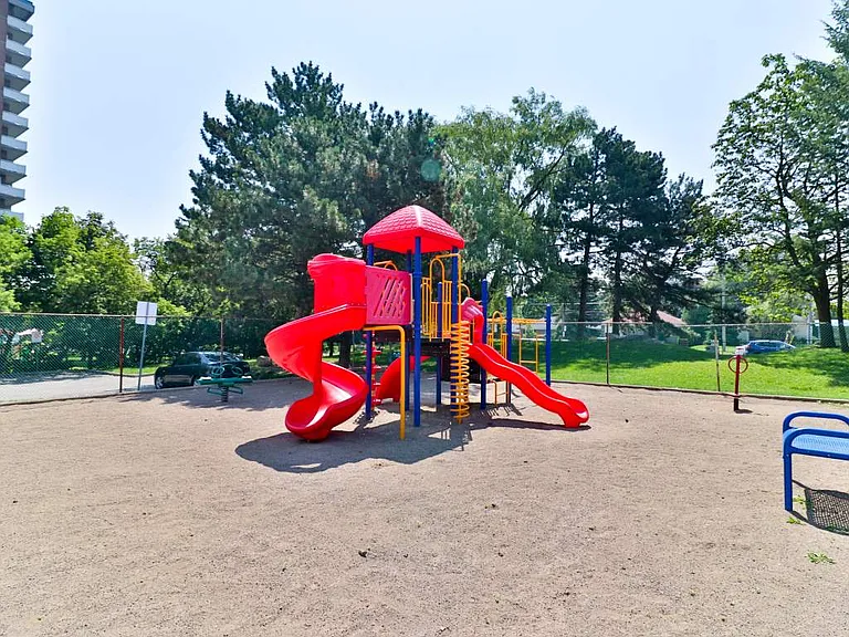 20 Carabob Ct — Photo 6