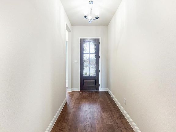 3rd image of 4845 Woodbluff Ln