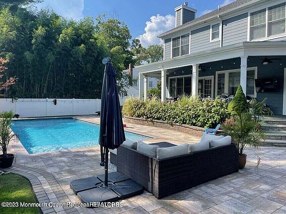 3rd image of 604 Woodland Rd