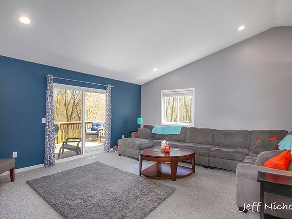 5th image of 2909 Woodglen St NW