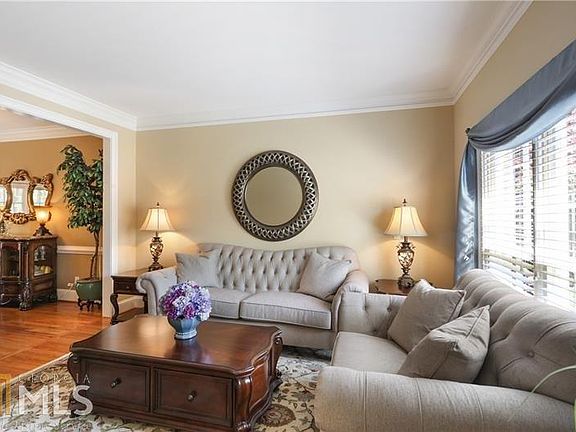 4th image of 5206 Cardinal Chase SE