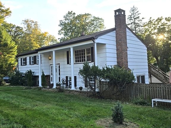 3rd image of 5 Cedar St