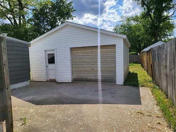 2nd image of 57033 Greenlawn Ave