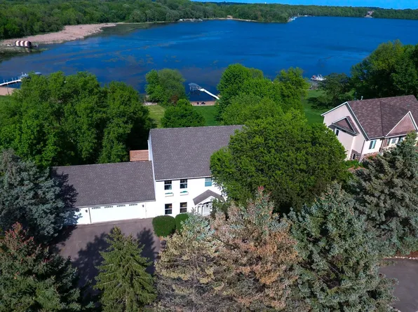 9285 Pierson Lake Dr, Chaska, MN 55318