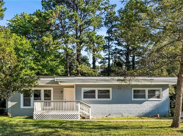 2220 Bradley St, Greensboro, NC 27406