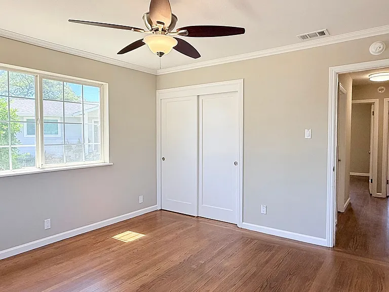 205 Barbara Ct — Photo 11