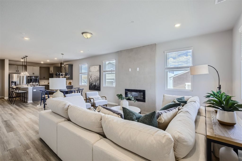 2425 Violet Cress Ln
