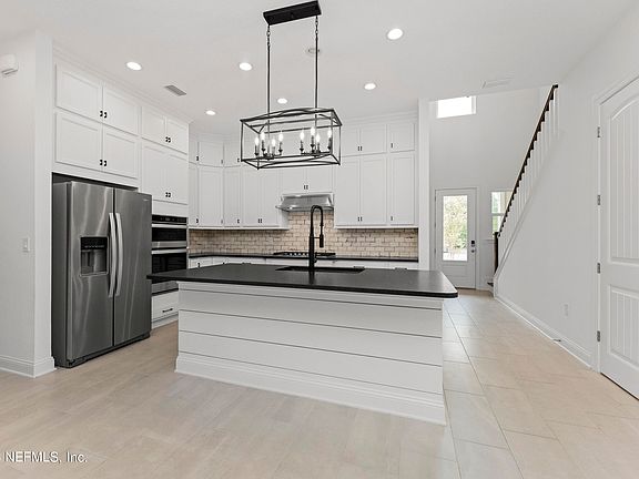4th image of 106 White Cypress Dr
