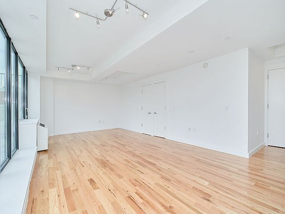 4th image of 48 E 132nd St #Penthouse F
