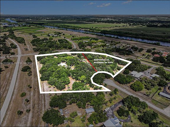 4th image of 3079 Frontier Cir