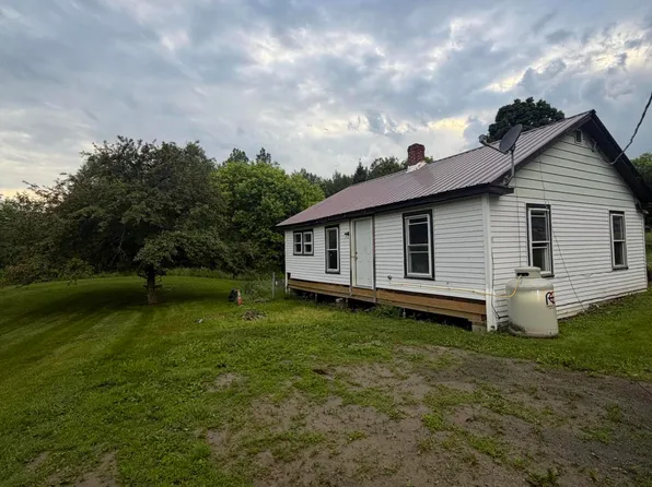 32 Herring Street, Dover-Foxcroft, ME 04426