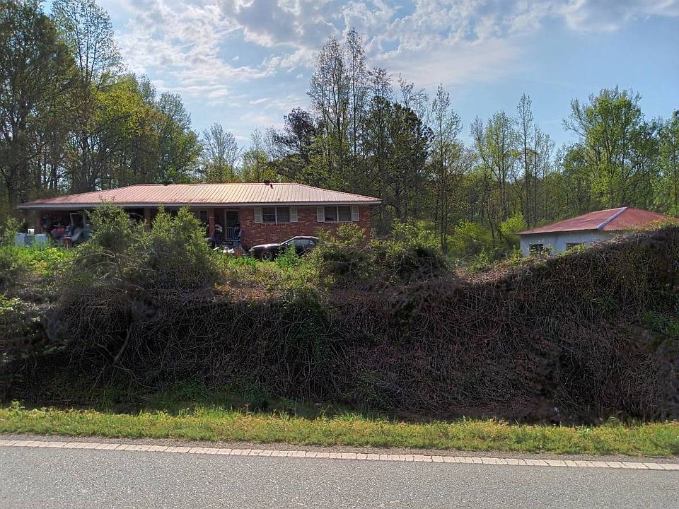 2nd image of 636 Old Corinth Rd