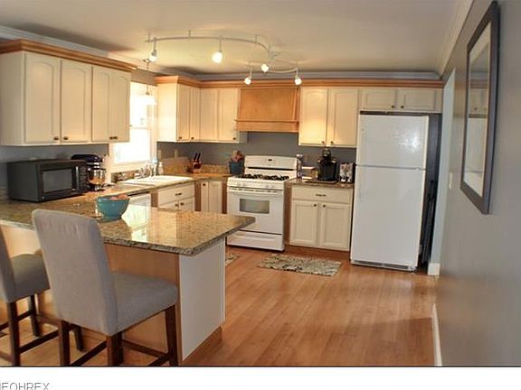 2nd image of 8198 Clover Ln