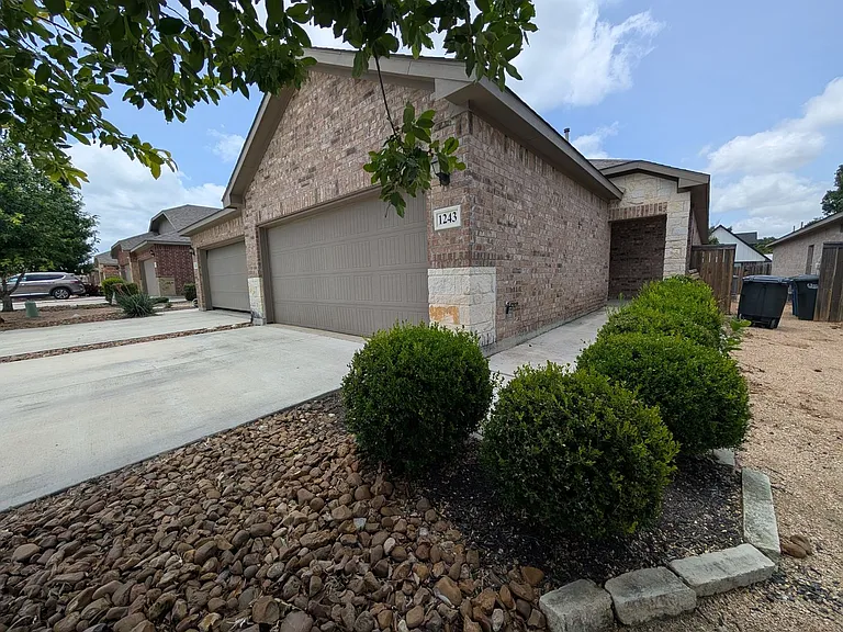 1243 Old FM 306 — Photo 2