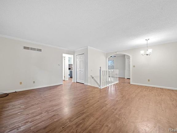 4th image of 2361 Golden Shores Dr