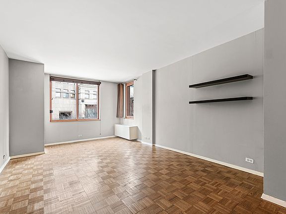 4th image of 350 W 50th St APT 3M