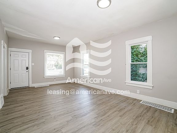 1764545_004_wm_-_living_room_12928744.jpg