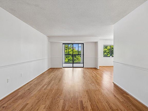 4th image of 15115 Interlachen Dr Unit 3-311