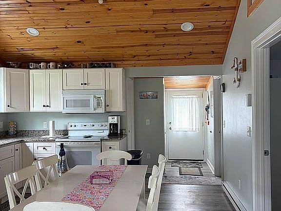 5th image of 7532 Southwood Rd