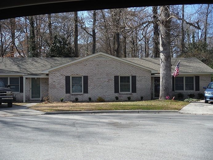 1st image of 110 Maplewood Ct #A