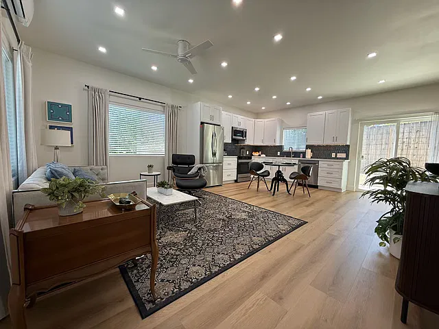 1 bed, 750 sqft, $2,400 — Photo 2