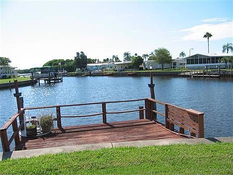 3rd image of 114 Americana Ct NE #211