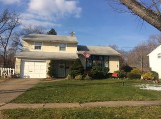 125 Chaucer Pl, Cherry Hill, NJ 08003