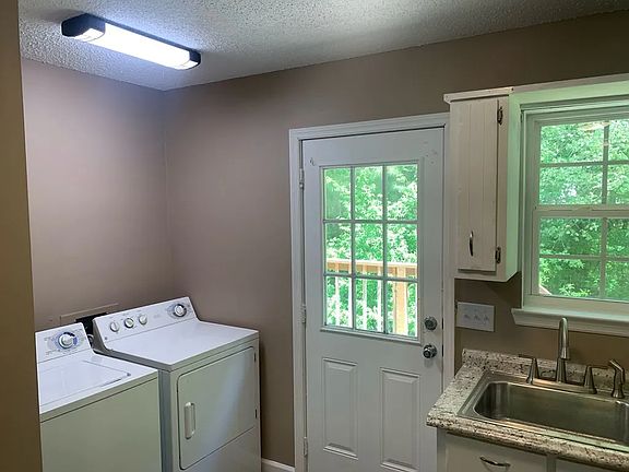 5th image of 710 Corey Pl #2
