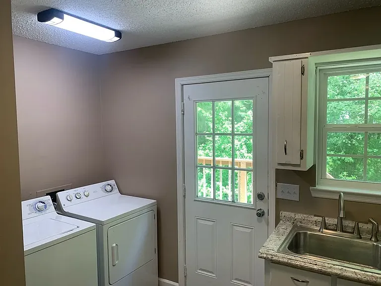 710 Corey Pl #2 — Photo 5
