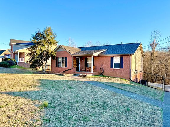 2nd image of 320 Cottonwood Ct