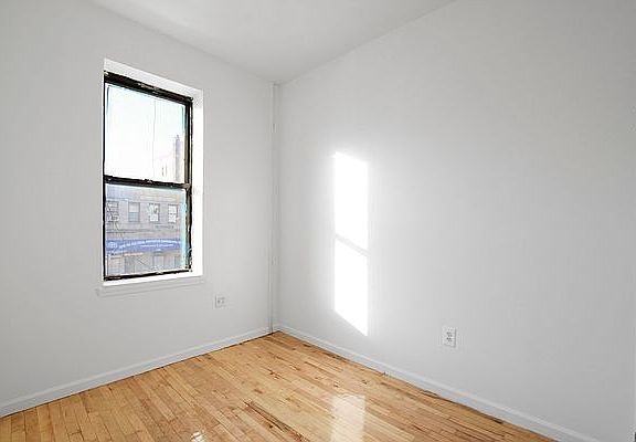 5th image of 2083 Amsterdam Ave #2R