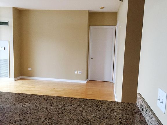 4th image of 330 W Grand Ave #3309FLOOR