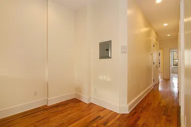 Rented by R New York