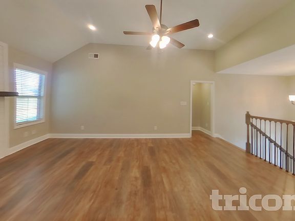 2nd image of 1059 Spicer Dr