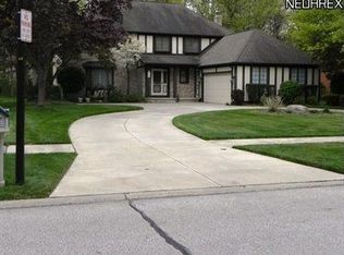 2258 Georgia Dr, Westlake, OH 44145