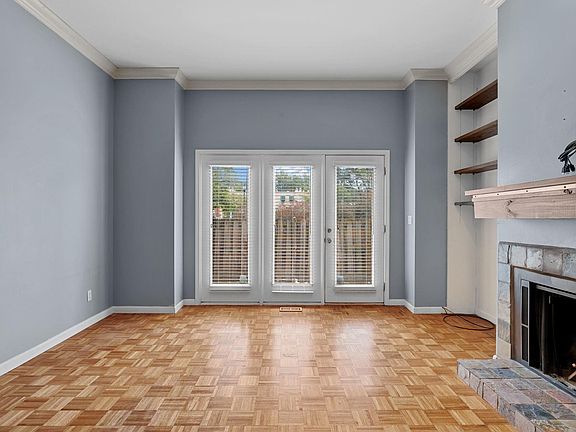 5th image of 18 Manhattan Mews