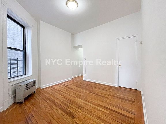 3rd image of 166 W 83rd St #5E