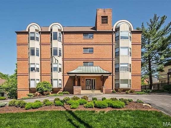 3rd image of 415 W Jefferson Ave APT 301
