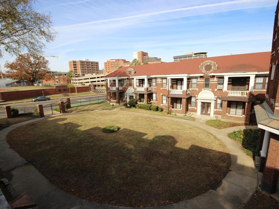 2nd image of 1351 Linden Ave APT 3