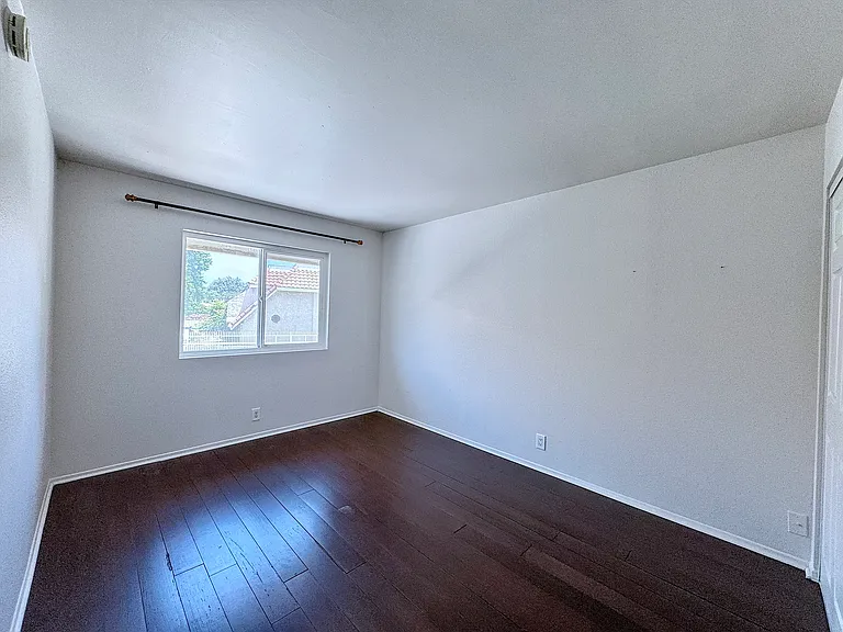 1671 E Kingsley Ave #B — Photo 8