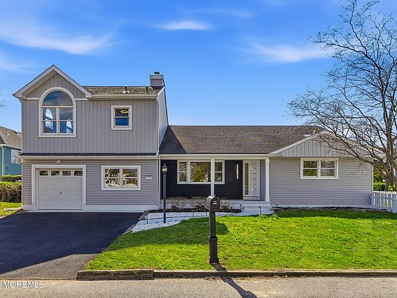 3rd image of 1104 Bradford Drive