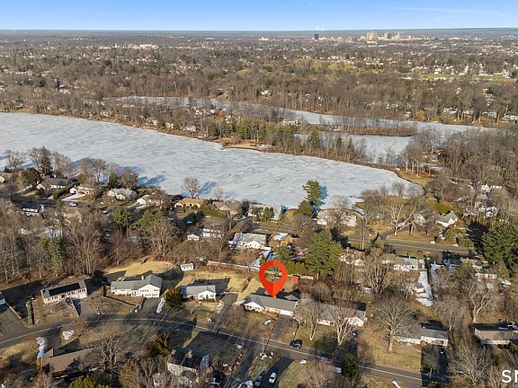 4th image of 20 Ridgeview Drive